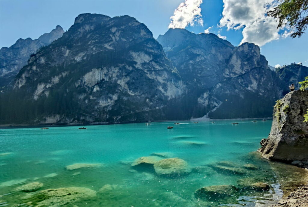 See und Wasserfälle findest du am Pragser Wildsee