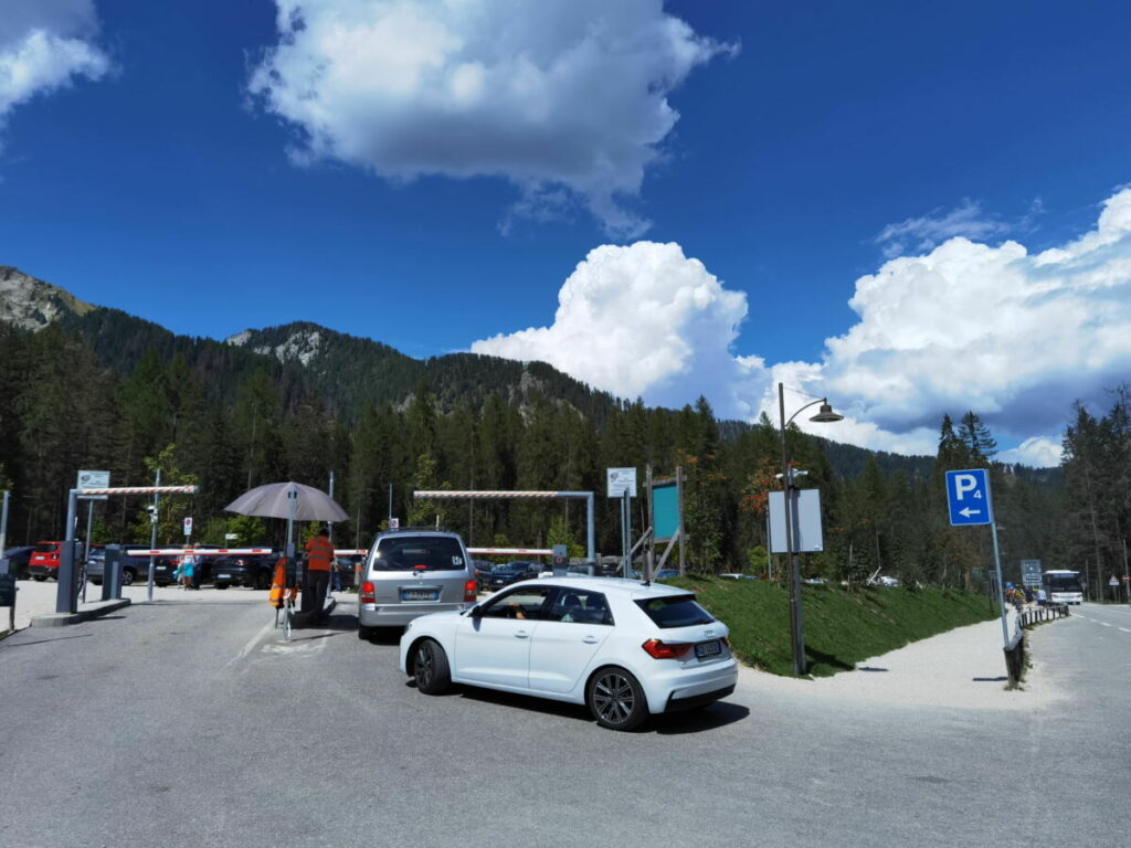 Pragser Wildsee Camping für Wohnmobile - Wohnmobilstellplatz am Parkplatz P4, direkt am See