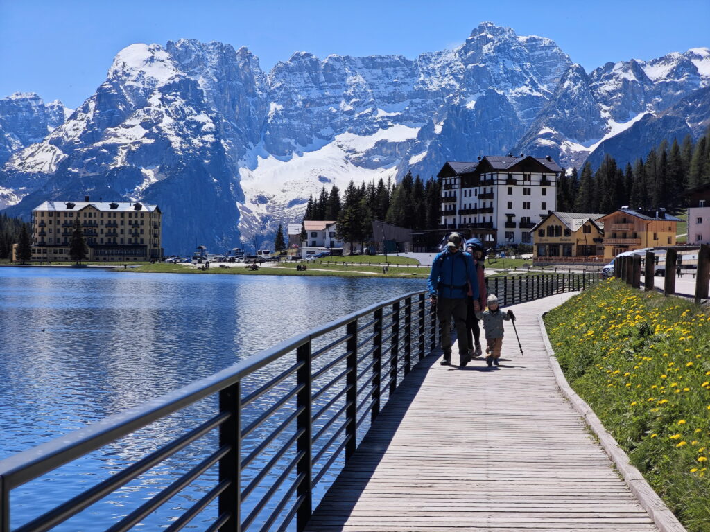 Misurinasee Wanderung um den See - eine leichte Wanderung mit Blick auf die Dolomiten